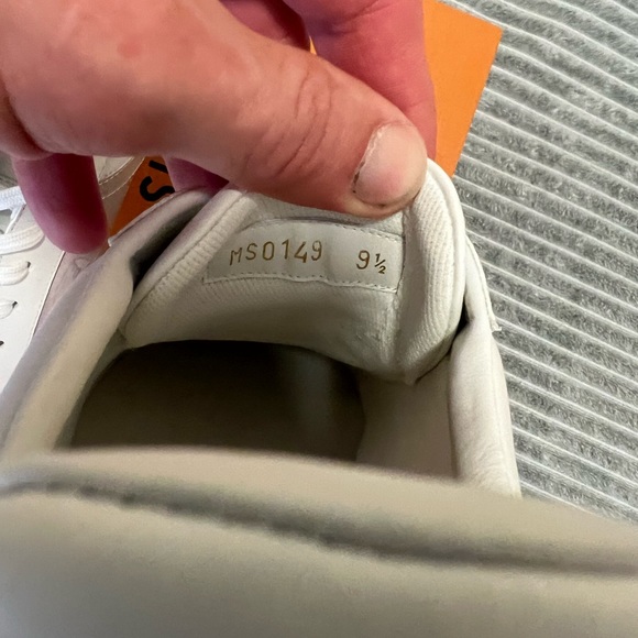 Louis Vuitton Luxembourg Low Top Sneakers only worn once. LV size 9.5  US10.5/11 - Picture 4 of 11